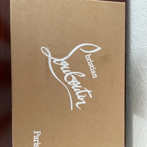 Christian Louboutin ‘So Kate’ Heel - Picture 10 of 10